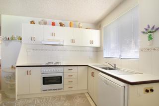 3/19 Campbell Street Wollongong - Kitchen (2015-02-04)