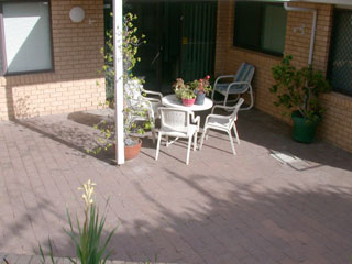 Entertaining area (2002-03-22)