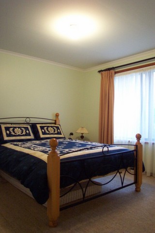 Bed 1 (2004-09-14)