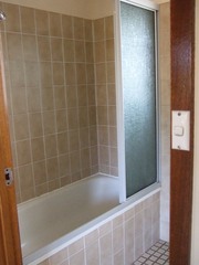 Bathroom (2011-08-15)