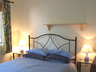 Bed 2 (2005-10-12)