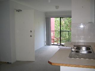 Living (2005-02-09)