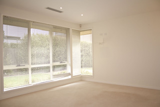 Bedroom 1 (2012-06-13)