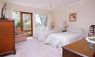 Bed 1 (2004-03-11)