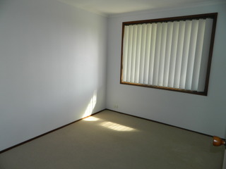 Bedroom 3 (2012-05-02)