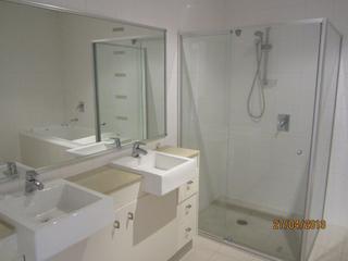 Bathroom (2013-04-29)