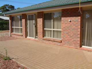 Back of house (2004-04-19)