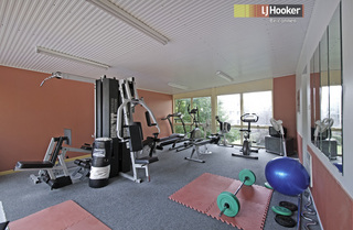 Gym (2011-04-06)