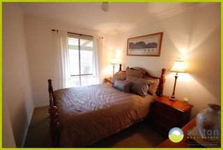 Bedroom 2 (2011-05-04)