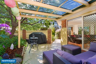 Covered entertaining area (2014-10-09)