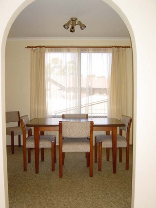 Dining (2005-09-07)