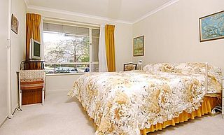 Bed 1 (2003-10-01)