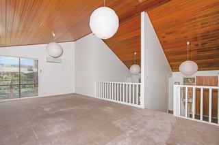 Lounge Room (2017-10-03)