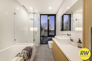 Bathroom (2015-10-07)