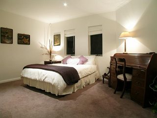 Bed 1 (2005-04-07)