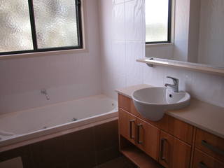 Bathroom (2005-03-14)