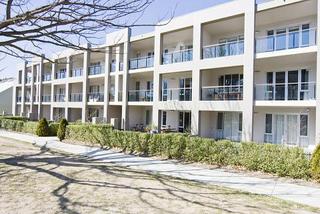 Front courtyard (2008-10-01)