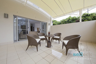 Covered Outdoor Entertaining (2012-04-20)