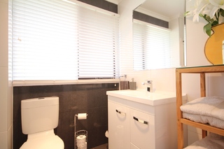 Bathroom (2016-06-17)