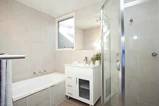 Bathroom (2013-09-26)