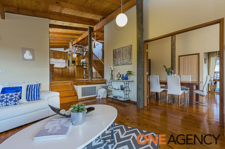 Living Area to Dining (2016-10-12)