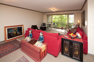 Lounge Room (2011-04-07)