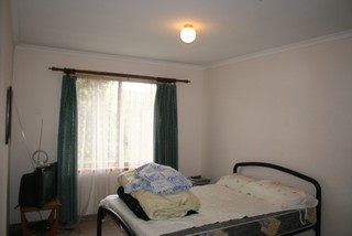 Bedroom 2 (2012-05-17)
