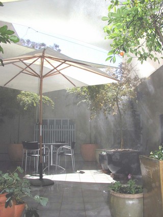 Courtyard (2005-04-19)