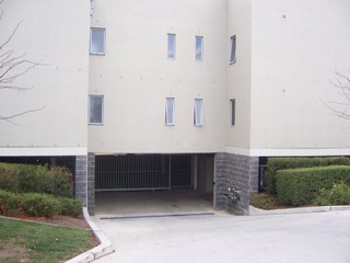 Secure carparking (2008-05-13)