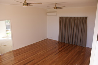 Living Room (2014-04-14)