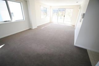 Lounge / Dining Room (2015-05-15)