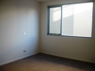 Bedroom 2 (2012-12-07)