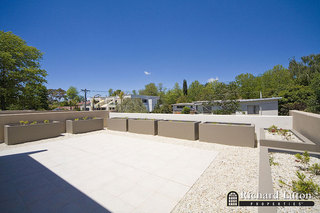 Balcony (2008-12-09)