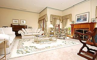 Living room (2004-05-14)