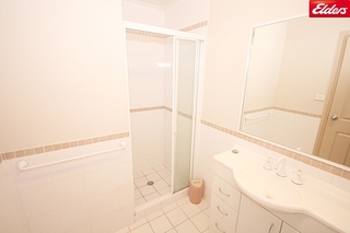 Bathroom (2012-05-31)