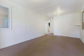 Lounge Room (2015-12-01)