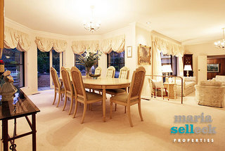 Formal Dining (2010-09-16)