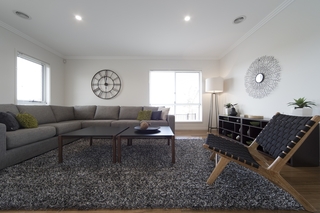 Lounge Room (2015-11-17)