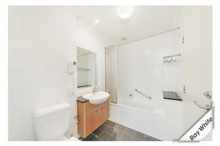 Bathroom (2012-11-29)