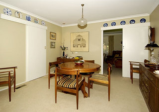 Dining (2005-12-22)