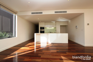 Living Room (2011-05-26)