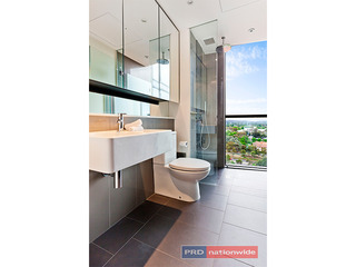 Bathroom (2014-06-11)