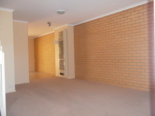 Lounge Room (2013-10-28)