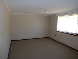 Flat bedroom (2012-11-23)