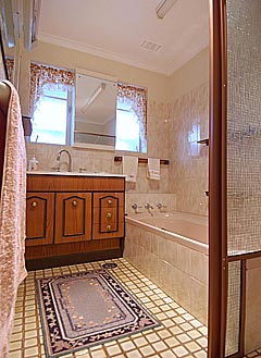 Bathroom (2003-10-01)
