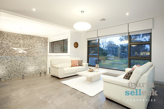 Formal Living (2013-08-08)