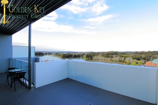 Balcony (2014-12-03)