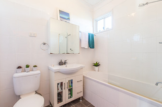 Bathroom (2015-07-07)