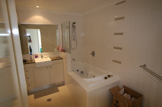 Bathroom (2007-04-20)
