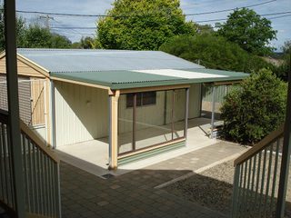 Garage & verandah (2008-01-29)